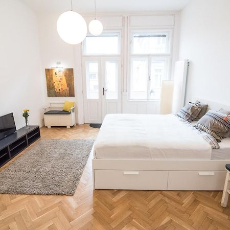 Newsunny Apartment At The Budacastle Budapest Exterior foto