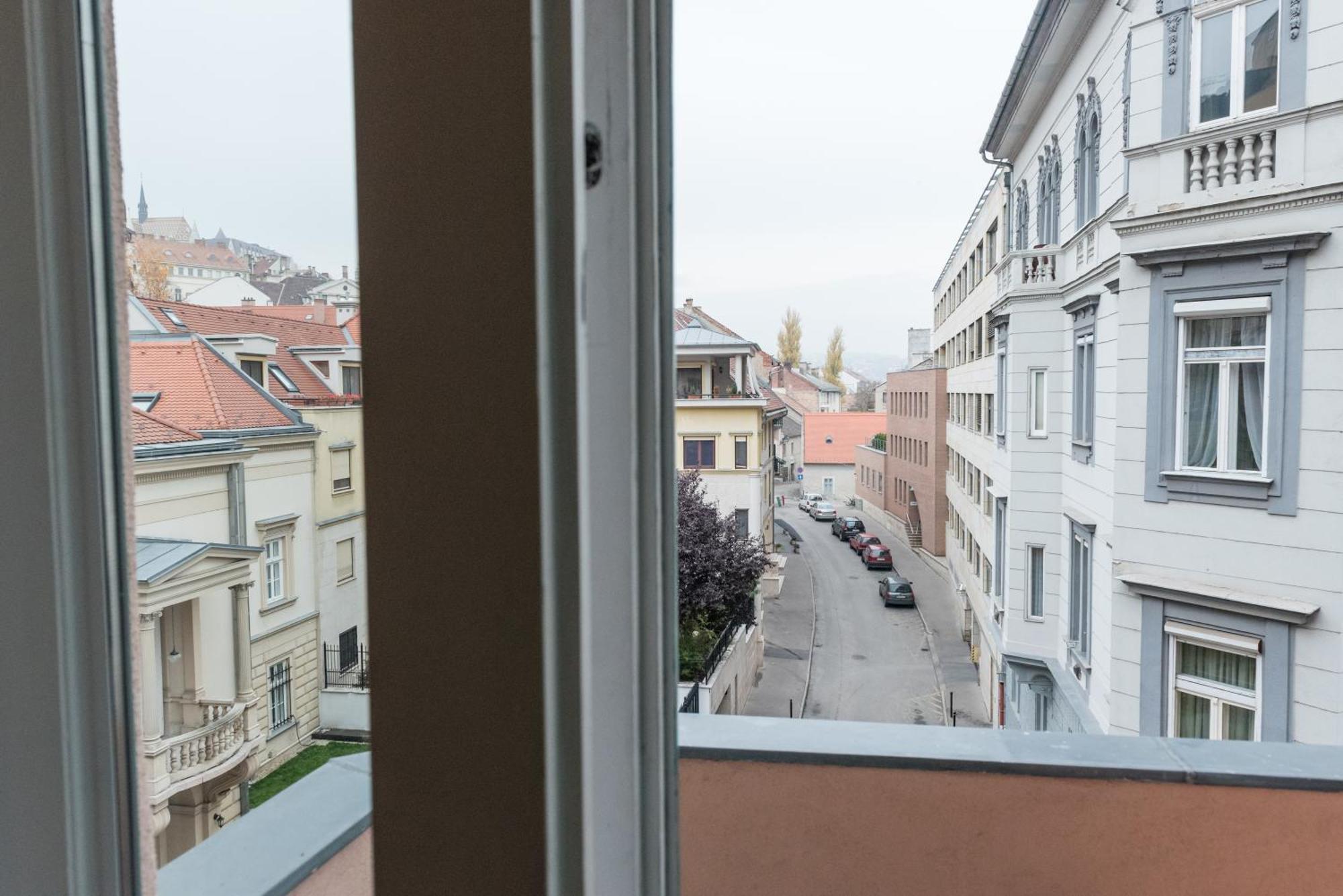 Newsunny Apartment At The Budacastle Budapest Exterior foto