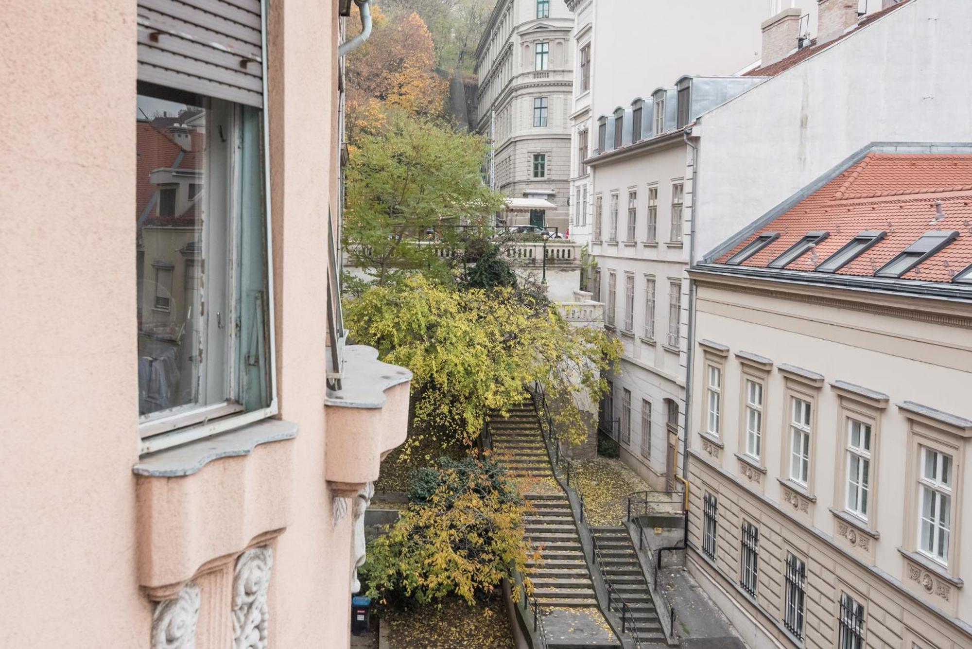 Newsunny Apartment At The Budacastle Budapest Exterior foto